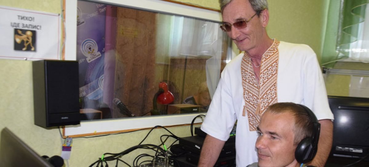 На Кіровоградщині чоловік з інвалідністю допомагає почути «Голос Петрівщини»