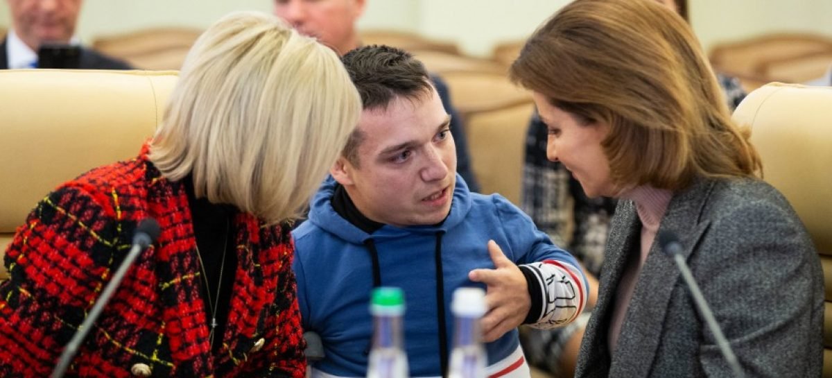 Марина Порошенко взяла участь в обговоренні нових державних будівельних норм України із доступності інфраструктури для людей з інвалідністю