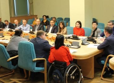 Ми маємо забезпечити безперешкодний доступ осіб з інвалідністю до залізничної інфраструктури та транспорту, – Юрій Лавренюк