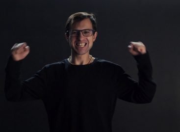 Дивіться музичне відео «Я частина світу!» з супроводом жестовою мовою до Міжнародного дня людей з інвалідністю