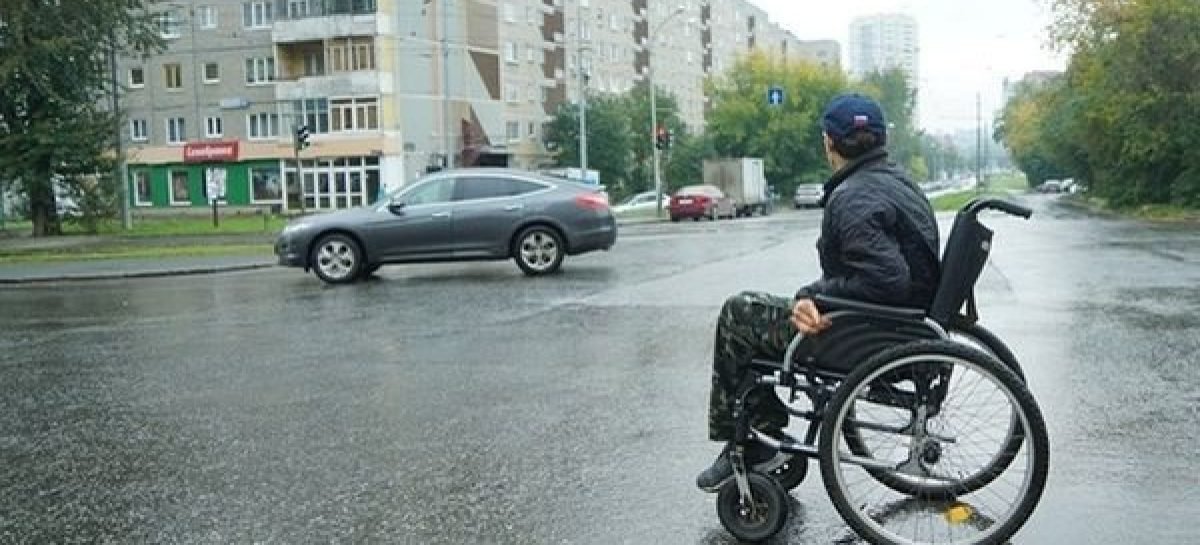 Про внесення змін до Закону України “Про дорожній рух” щодо організації дорожнього руху для осіб, які рухаються в кріслах колісних”.