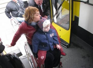 Весь городской транспорт Киева будет доступным для маломобильных пассажиров