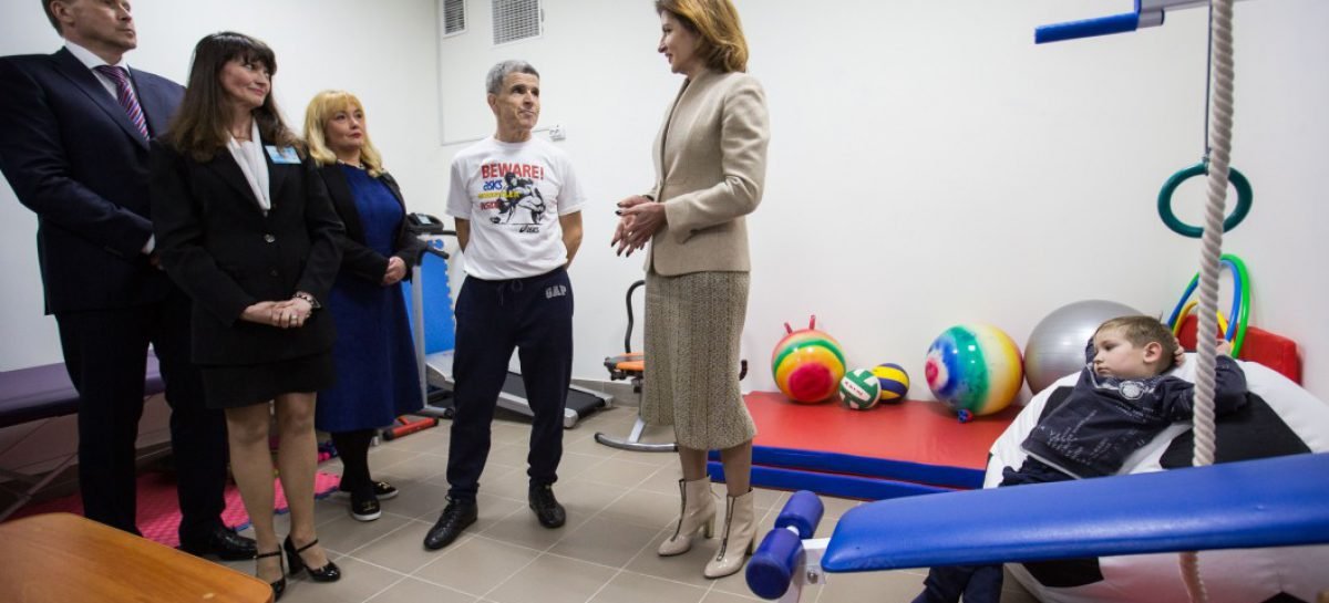 Марина Порошенко презентувала перший на Івано-Франківщині мобільний Інклюзивно-ресурсний центр для дітей з особливими освітніми потребами