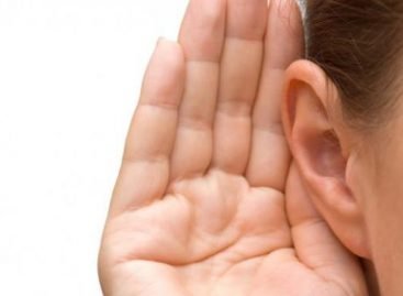 Малообізнаність та недостатнє фінансування: у Рівному обговорили проблеми людей з порушенням слуху