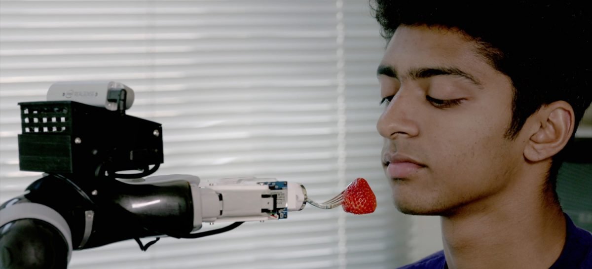Американские инженеры разработали роборуку, способную покормить людей с ограниченной подвижностью