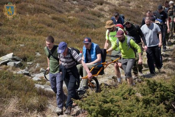 "Фонд здійснення мрій": відбулось благодійне сходження на гору Пікуй