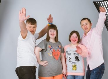 «Усі бачать хворобу, а не мене»: у Луцьку влаштували фотосесію для людей з інвалідністю
