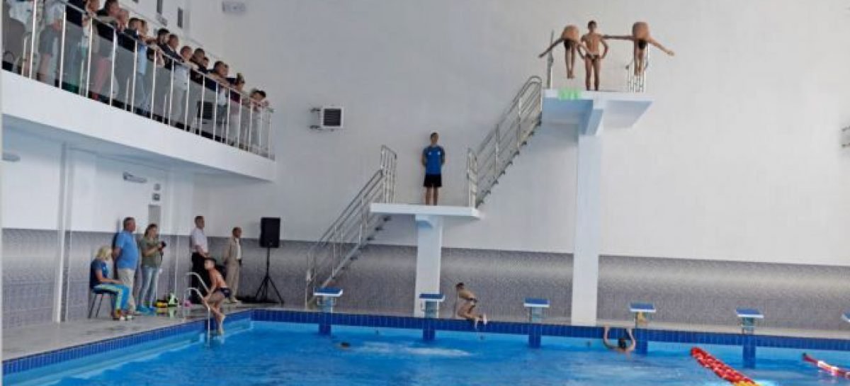 У Жмеринці відкрили сучасний басейн, де займатимуться й спортсмени з інвалідністю