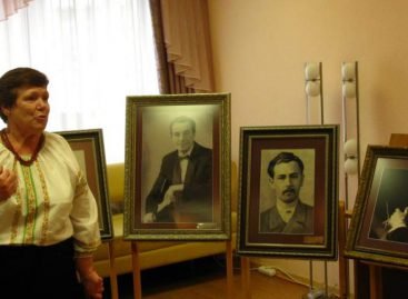 У Музеї писанки в Коломиї представлено 30 вишиваних портретів видатних українців