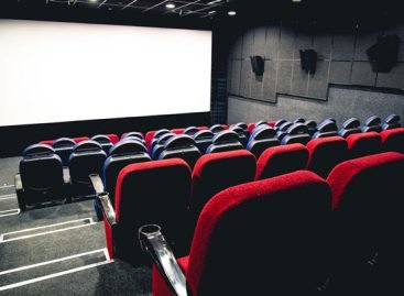 З 1 листопада у нових та реконструйованих кінотеатрах обов’язково передбачатимуть місця для людей з інвалідністю