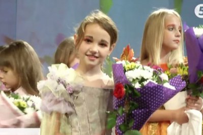 «Чаклунки-дивачки»: в Києві відбулася прем’єра вистави від дітей з порушенням слуху