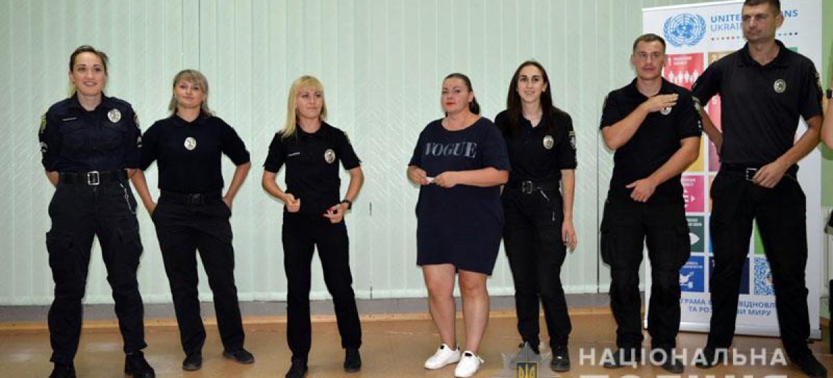 Поліцейські Краматорська і Слов’янска отримали сертифікати зі знання жестової мови