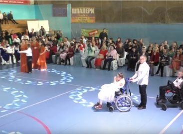 Інклюзія мистецтвом: у Луцьку відбувся “Осінній бал” для людей з інвалідністю