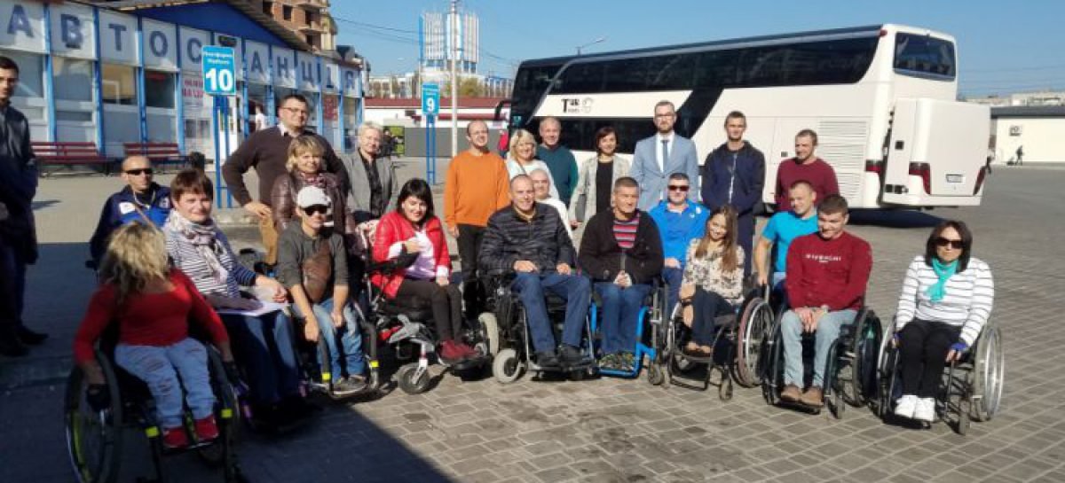 В Івано-Франківську випробовують доступність інфраструктури для людей з інвалідністю