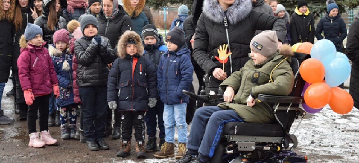 Для 4-х шкіл Рівненщини закупили інклюзивні автобуси