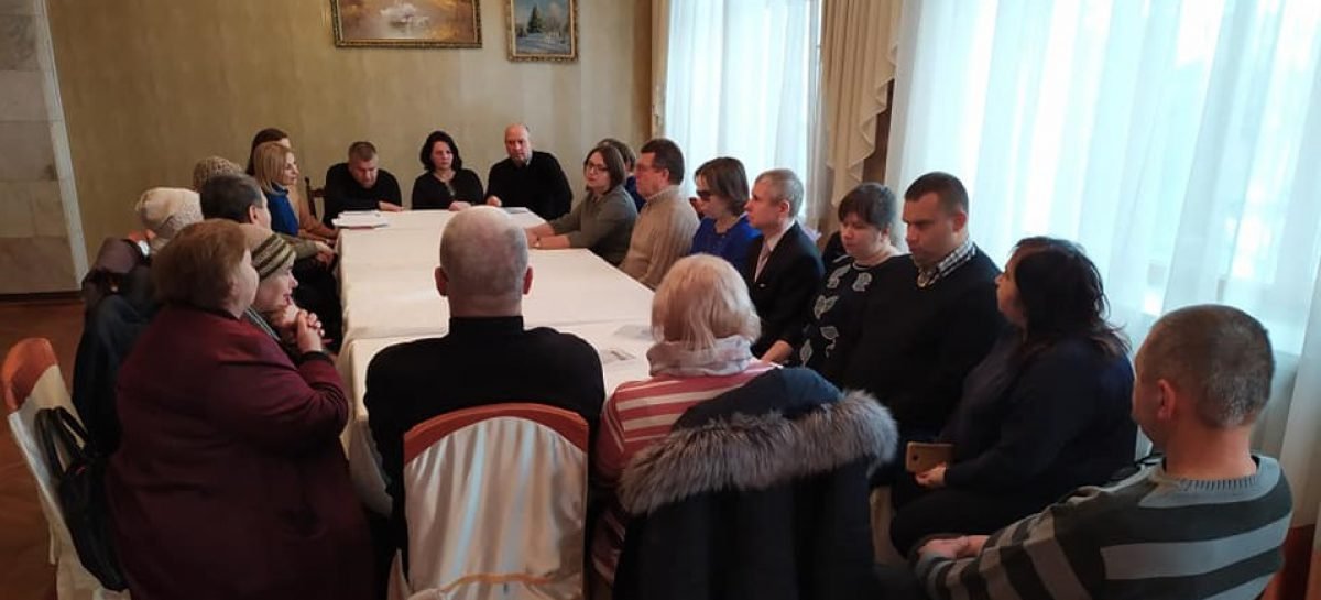 На Івано-Франківщині обговорили актуальні проблеми захисту прав осіб з інвалідністю з порушеннями зору