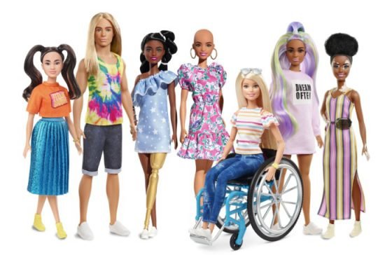Без волосся та з вітиліго: виробник Барбі презентував нову серію інклюзивних ляльок