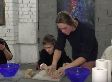 “Ліплення на дотик”: мистецький проект для людей з порушенням зору в Харкові