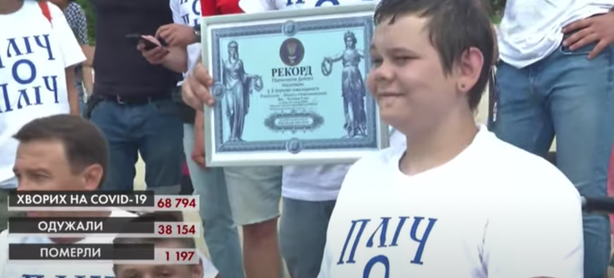 Без ніг і руки переплив Дніпро за 13 хвилин: 16-річний Микола Нижниковський встановив рекорд України