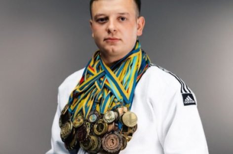 «Має 75 медалей»: історія хлопця з Буковини, який втратив руку, але став чемпіоном з дзюдо