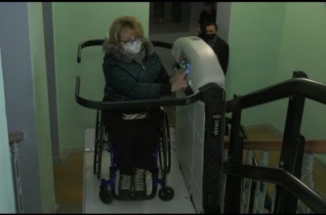 У Полтавській міській раді повноцінно запрацював підйомник для людей з інвалідністю