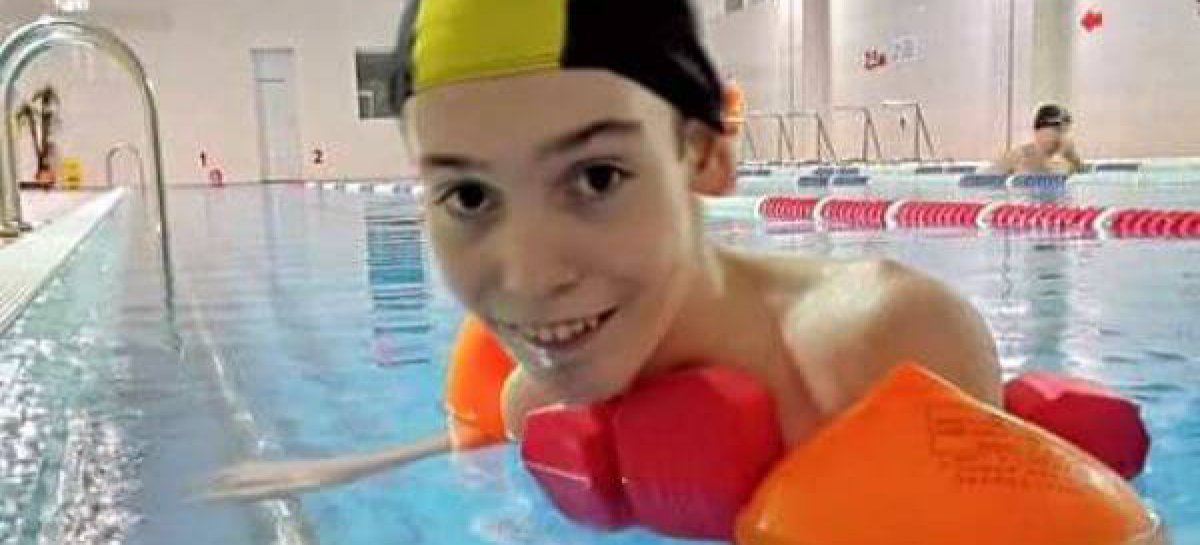 У Кропивницькому молодь з інвалідністю плаває у басейні Fan Club