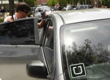 Uber виплатить понад мільйон доларів незрячій пасажирці
