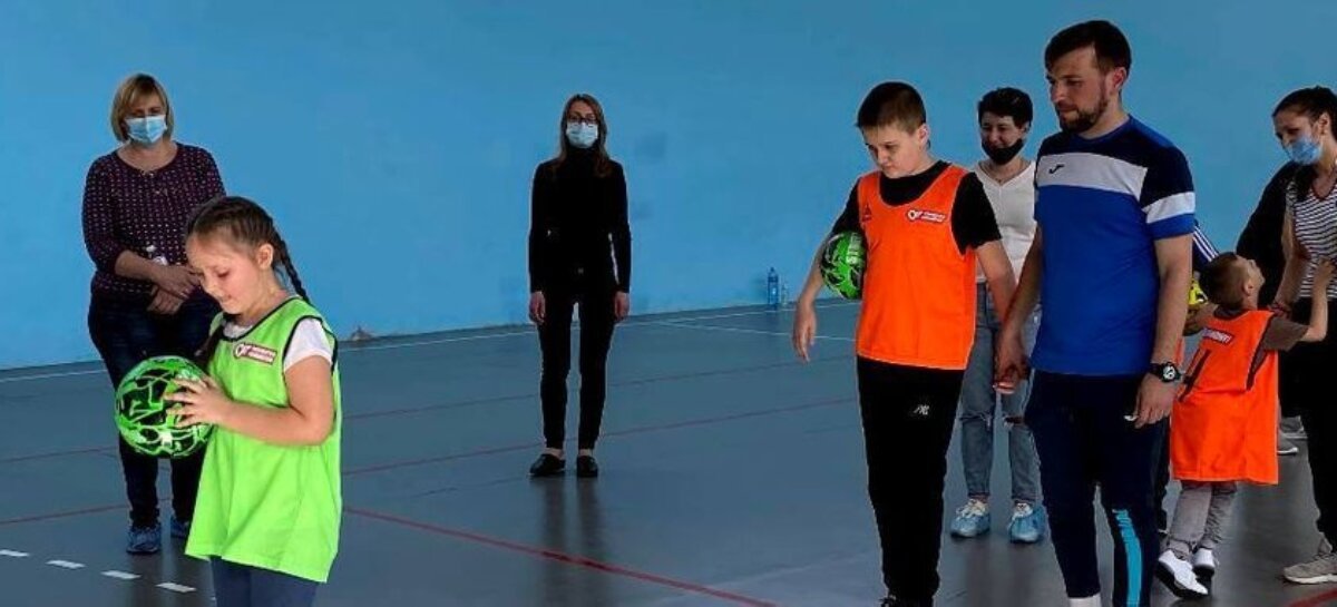 У Кропивницькому футболіст-паралімпієць Євген Зінов’єв тренує дітей з інвалідністю