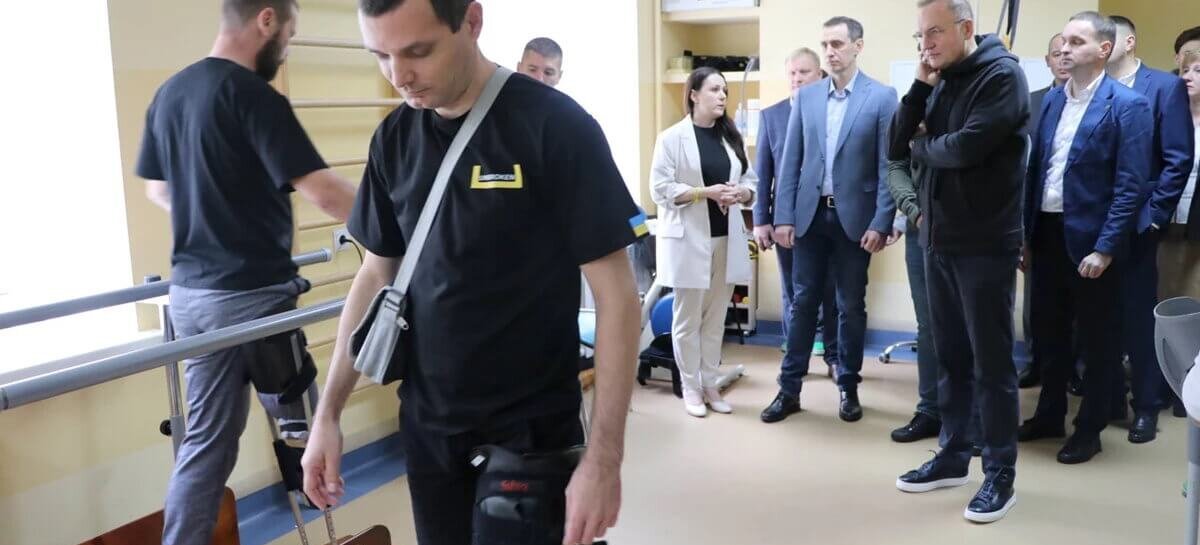 У Національному центрі реабілітації «Незламні» у Львові відкрили мобільну майстерню протезів (ФОТО)