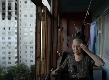 For a Deaf Family in Ukraine, the Bombs Came Without Warning