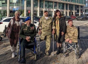 На складне протезування ніг в США прилетіли троє військових з України