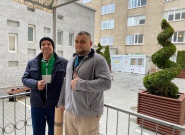 Львівські медики встановили протез чоловіку з Авдіївки, який голіруч виніс з городу 12 мін