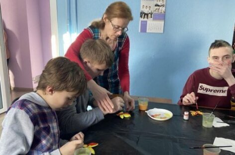 У Луцьку організовують арттерапевтичні заняття для дітей з аутизмом та їхніх батьків (ФОТО, ВІДЕО)