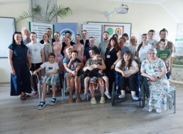 Стійкі та незламні: родини дітей з інвалідністю зібралися на психолого-реабілітаційному таборі у Вінниччині